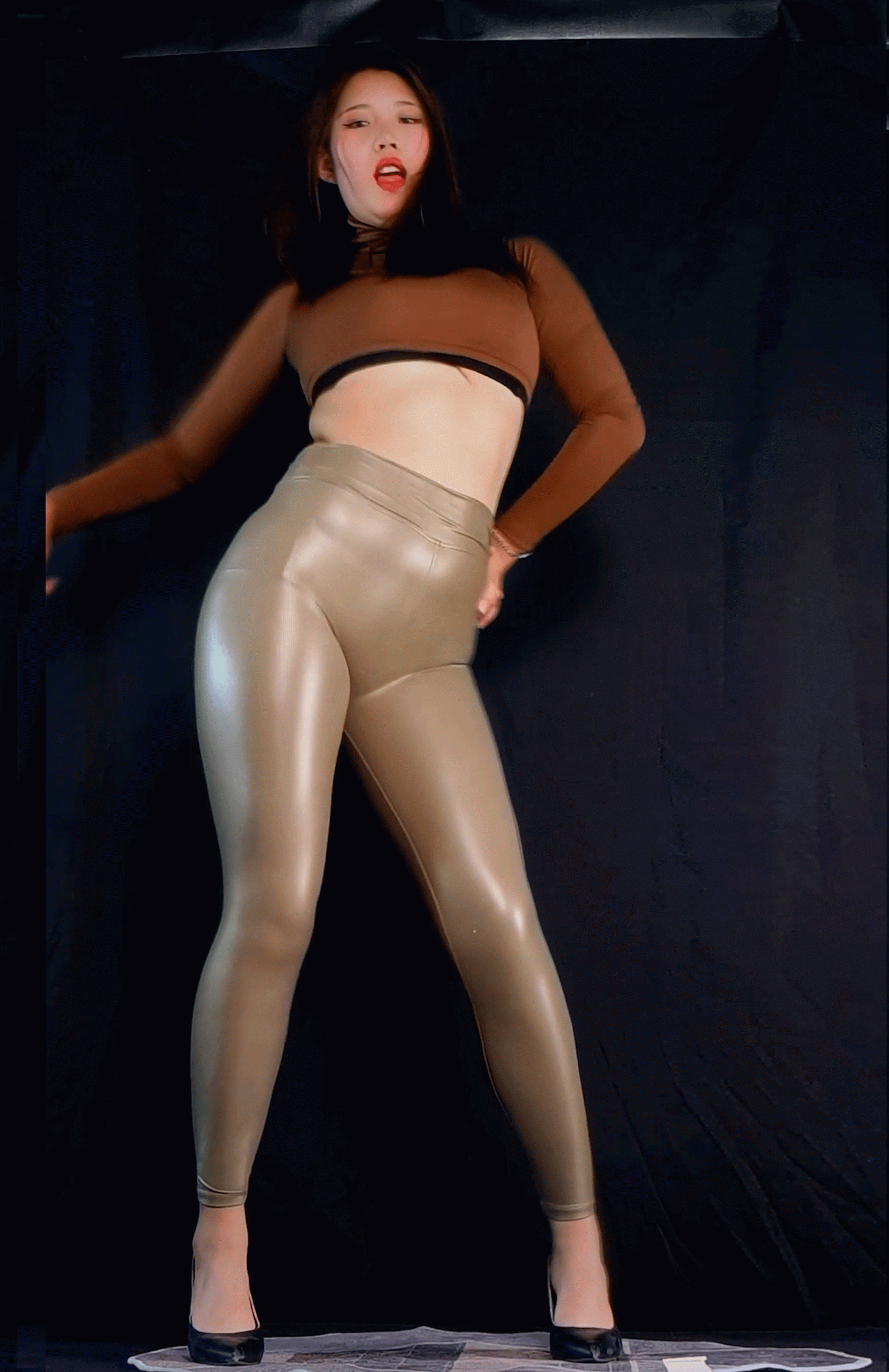 黑girl雪儿1期手机版-8V-1.96G