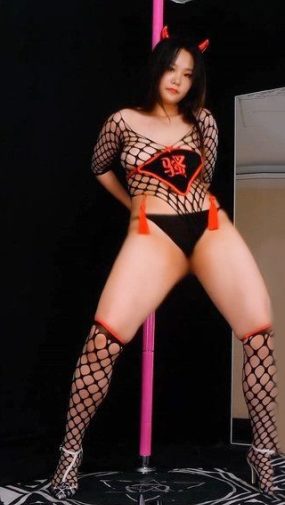 映秀(黑girl) 美琳第13期 多角度加密破解版17v-4.05G